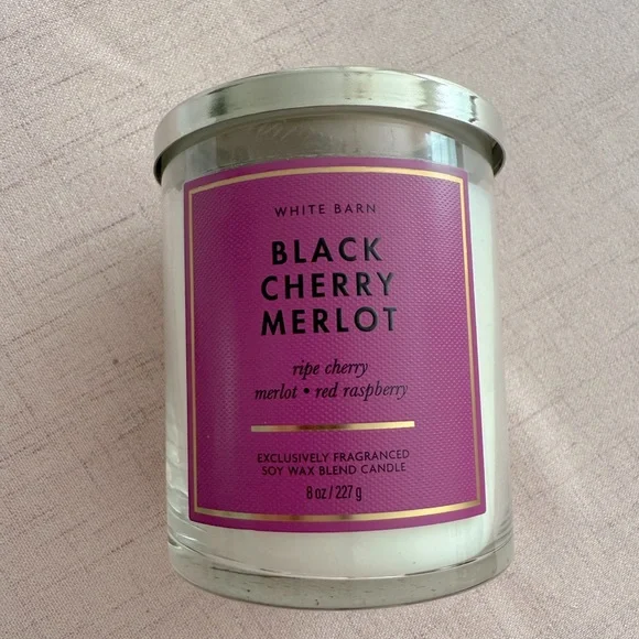 🍒White Barn Black Cherry Merlot Bath & Body Works Candle Purple White Silver NWT - Picture 1 of 2